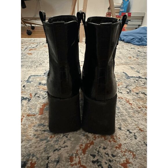 Nasty Gal Faux Croc Chelsea Boot - Picture 7 of 7